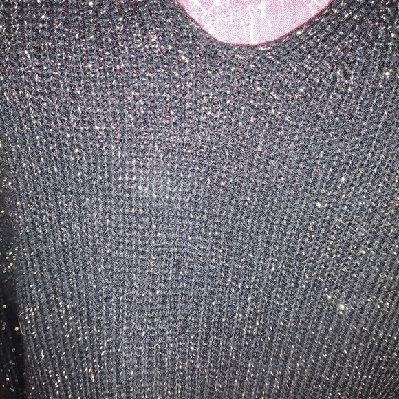 A.N.A. A New Approach Women's V Neck Sweater Size Medium - Picture 4 of 4